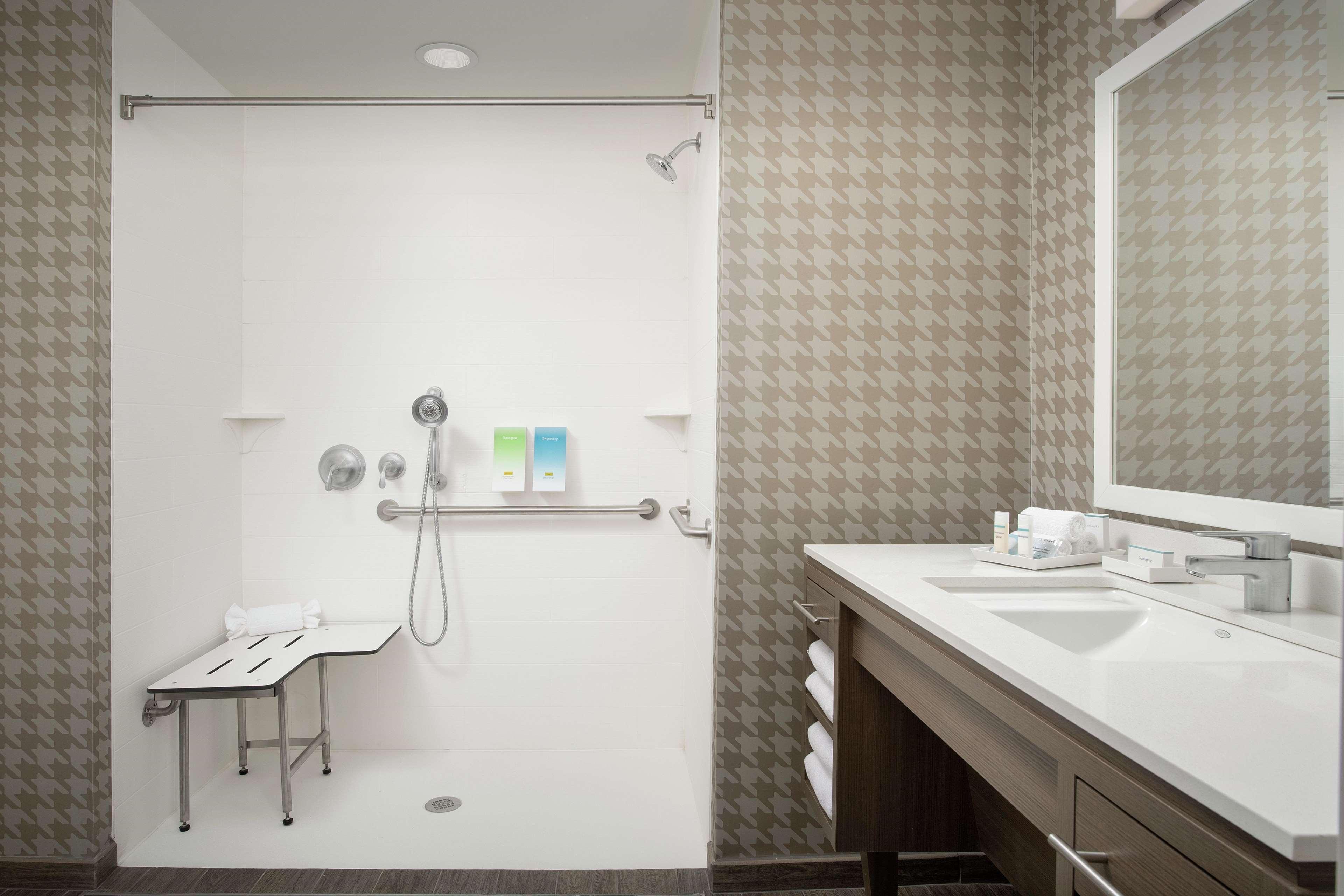 Home2 Suites By Hilton Edison Bagian luar foto